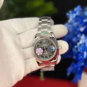 Fluted bezel watch Pakistan roman numeral front view