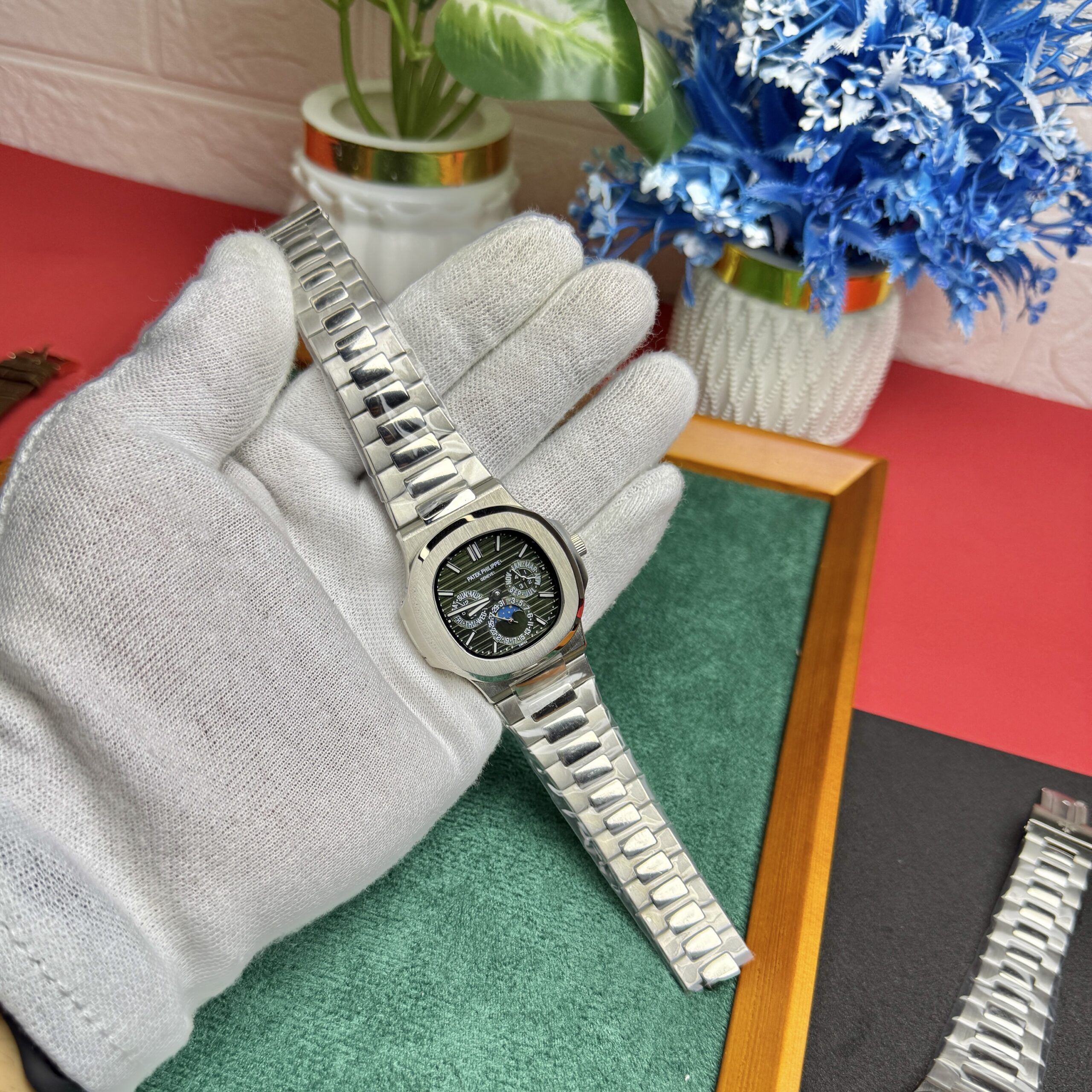 Patek Philippe Nautilus Annual Calendar – Blue Dial Automatic Watch